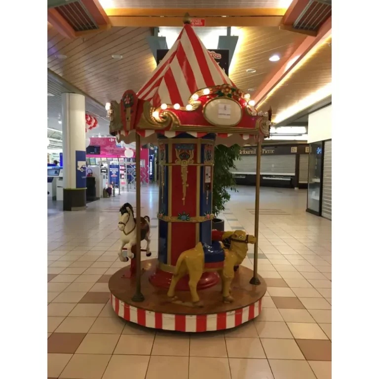 Carrousel ancien 3 sujets – location Animakids Luxembourg – vue 2