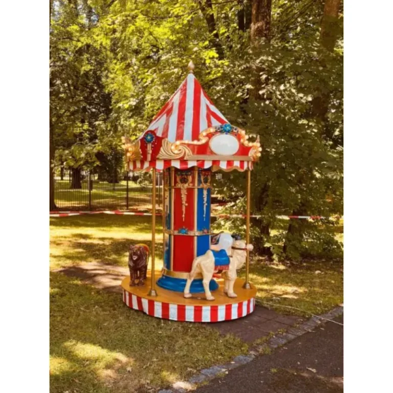 Carrousel ancien 3 sujets – location Animakids Luxembourg – vue 3