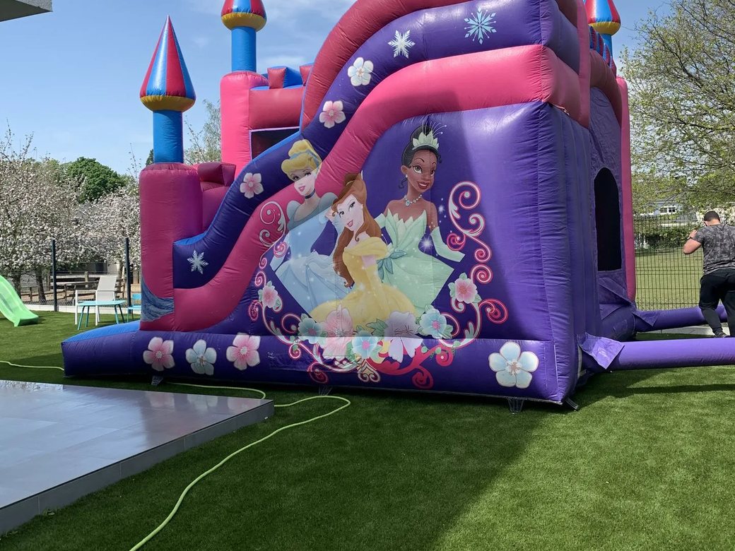 Château Princesse à louer – Animakids Luxembourg (photo 3)
