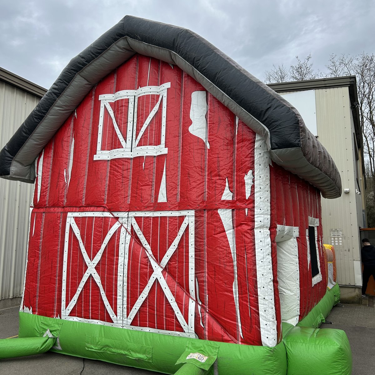 Location château gonflable ferme – Animakids Luxembourg