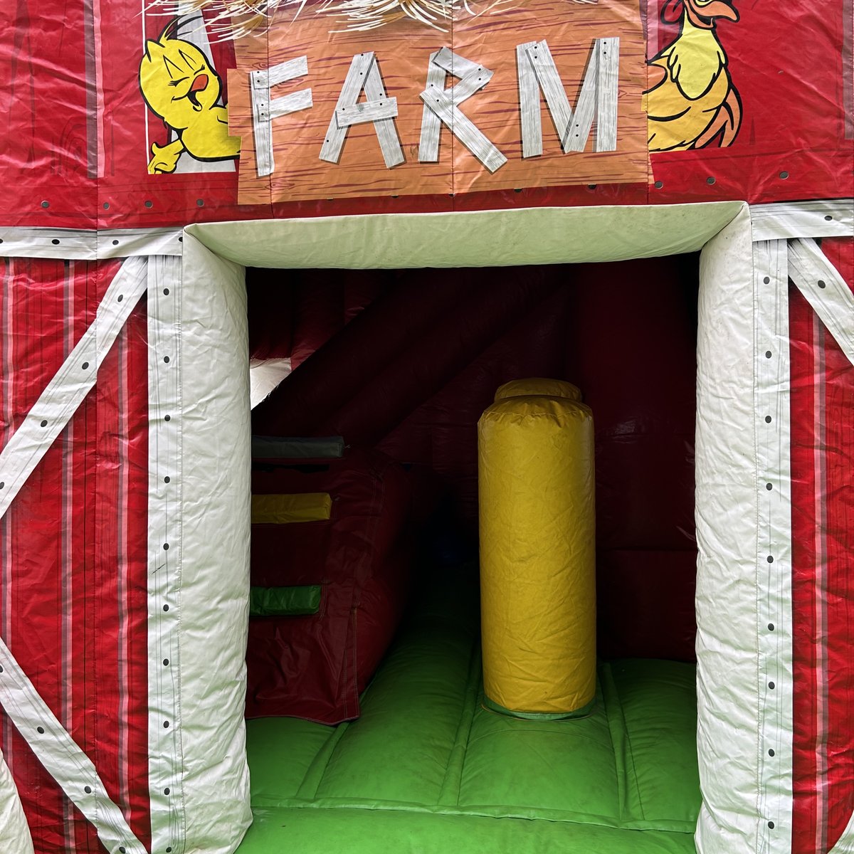 Château gonflable La Ferme – photo 2 – location Animakids Luxembourg