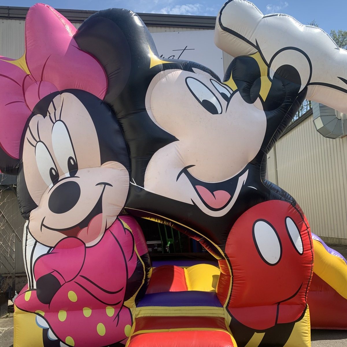 Château gonflable Mickey & Minnie – location Animakids Luxembourg – vue 2