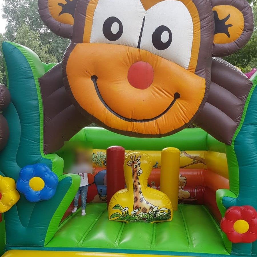 Château gonflable Monkey Jungle – location Animakids Luxembourg – vue de face