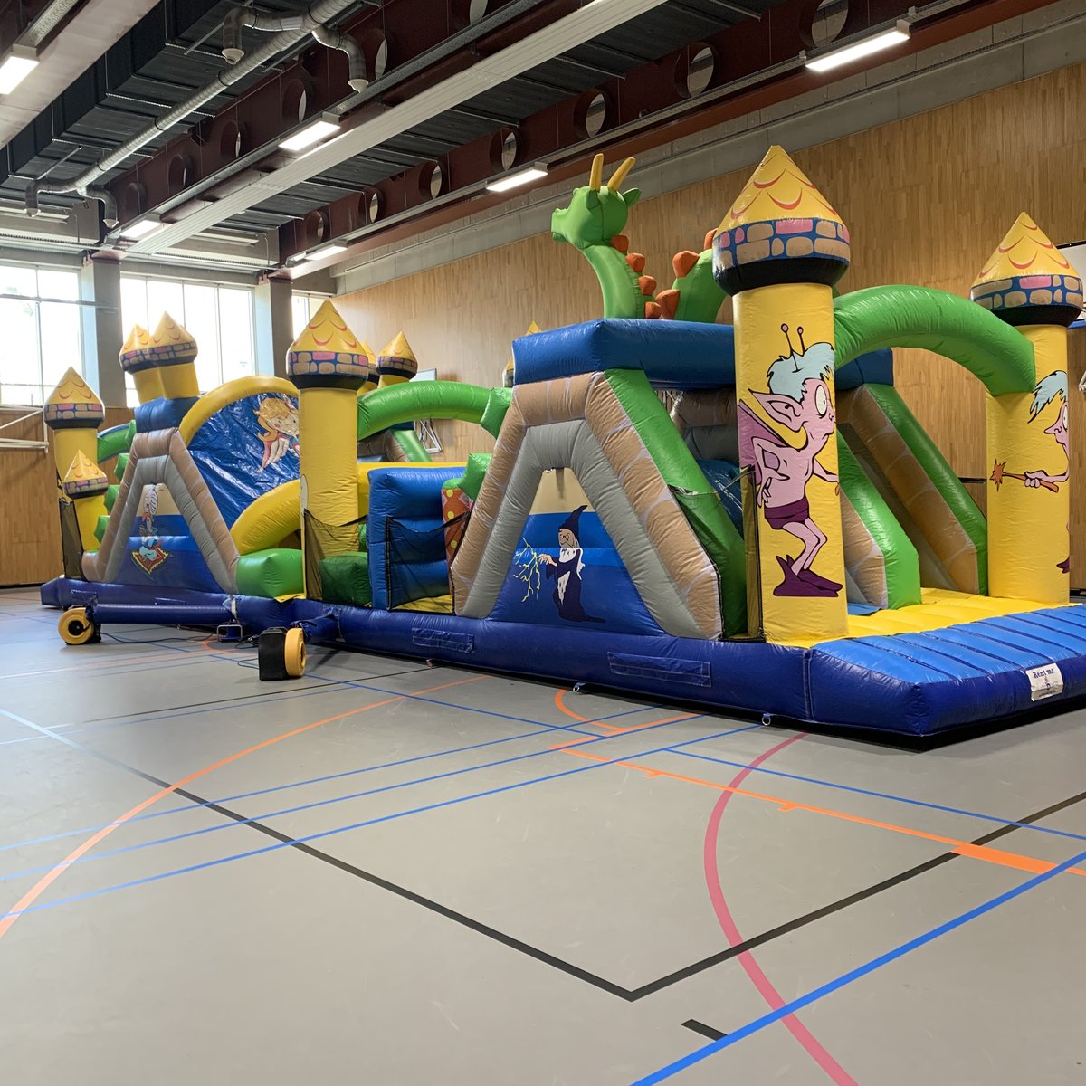Location parcours aventure gonflable – Animakids Luxembourg