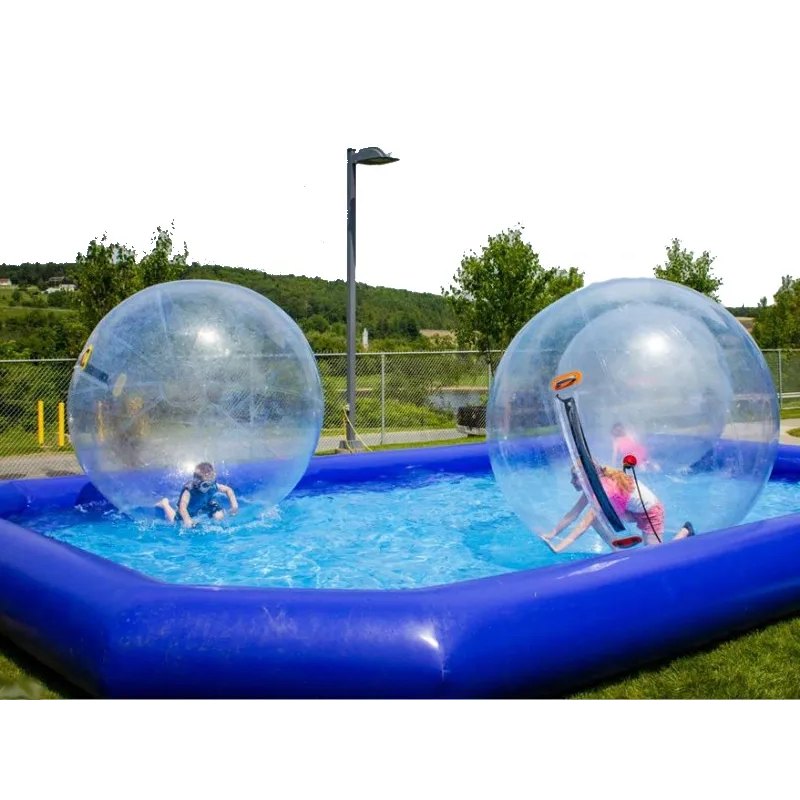 Water balls dans leur bassin gonflable – location Animakids Luxembourg