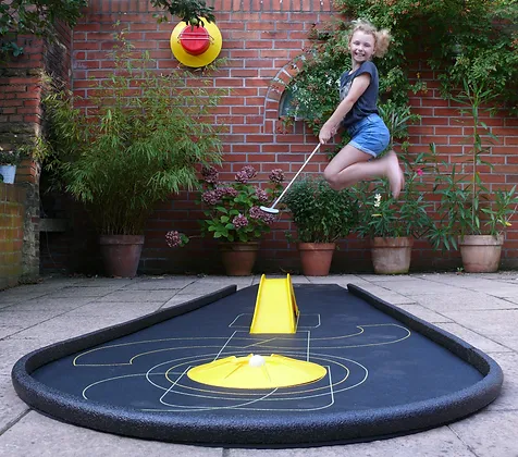 Mini golf avec montage et demontage – location Animakids Luxembourg – vue 3
