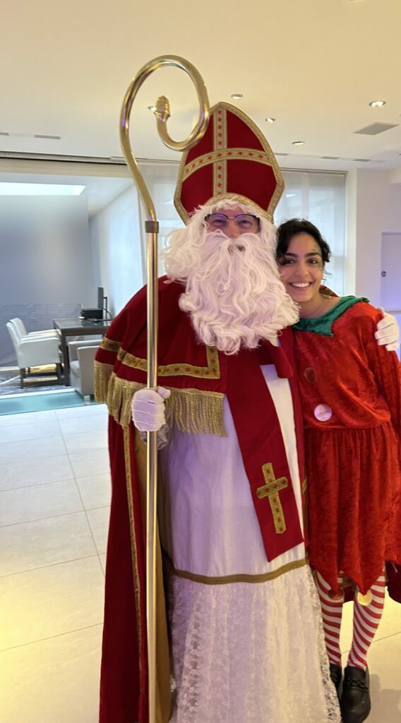 Visite de Saint-Nicolas accompagné d’une animatrice costumée en lutine